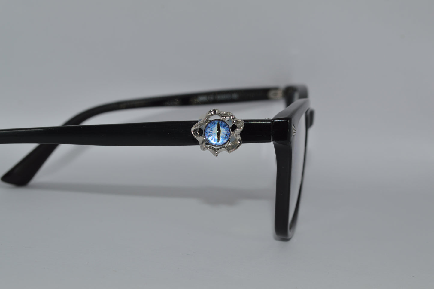 Blue Eye Eyedeco Charm O50