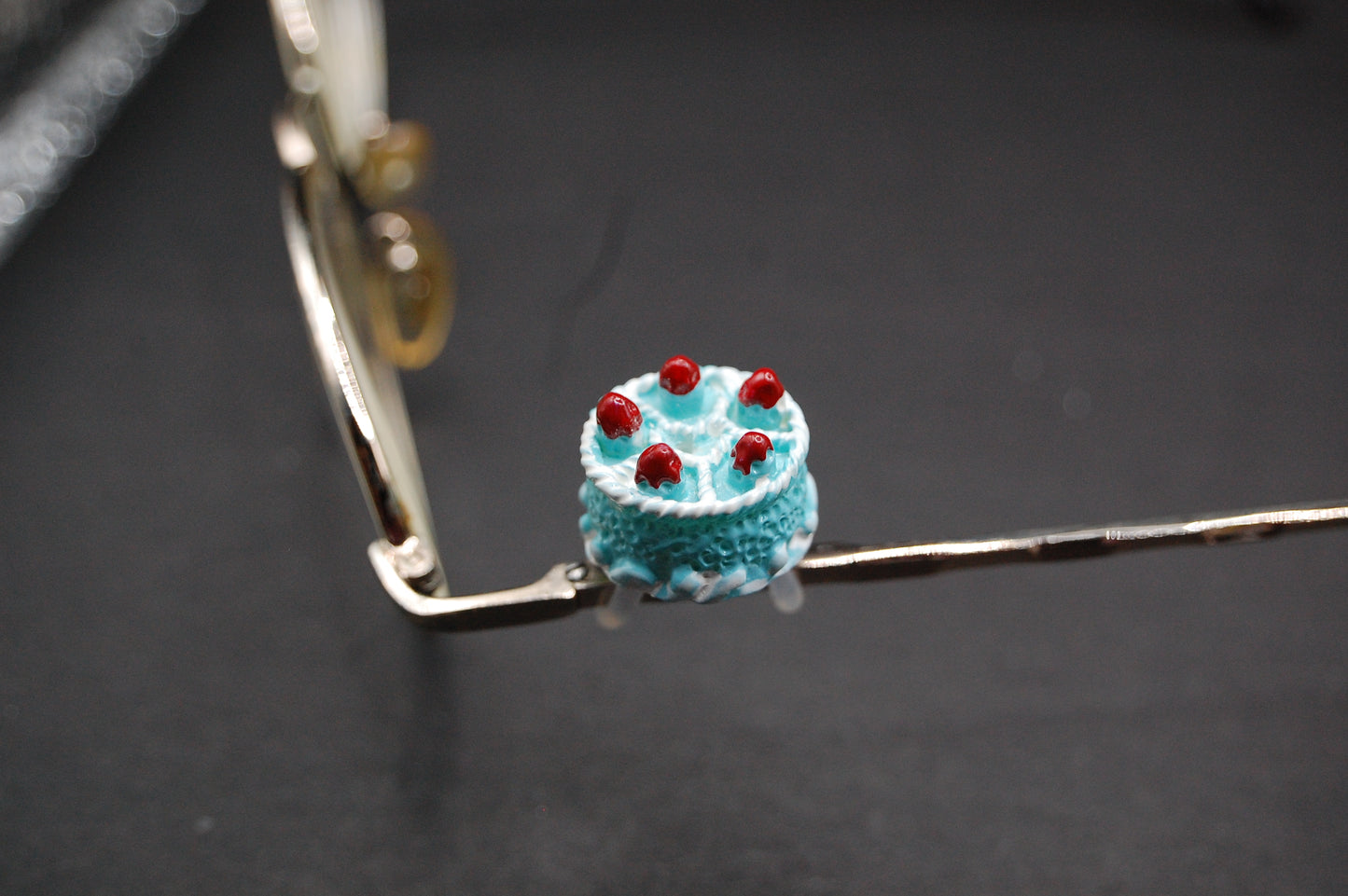 Blue Cake Eyedeco Charm