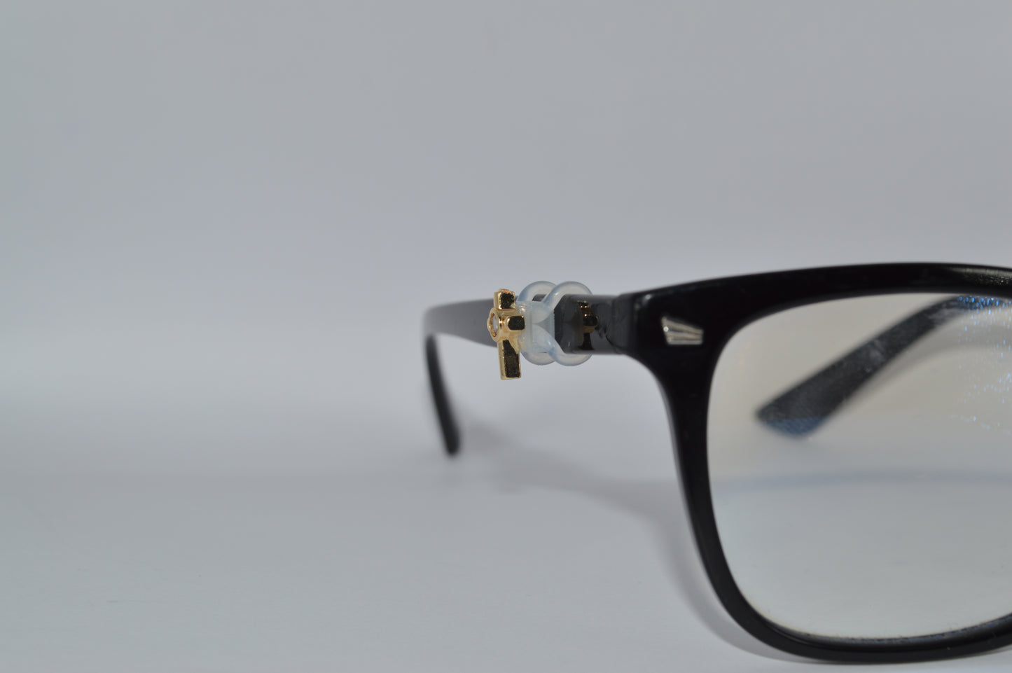 Gold Jeweled Eyedeco Cross