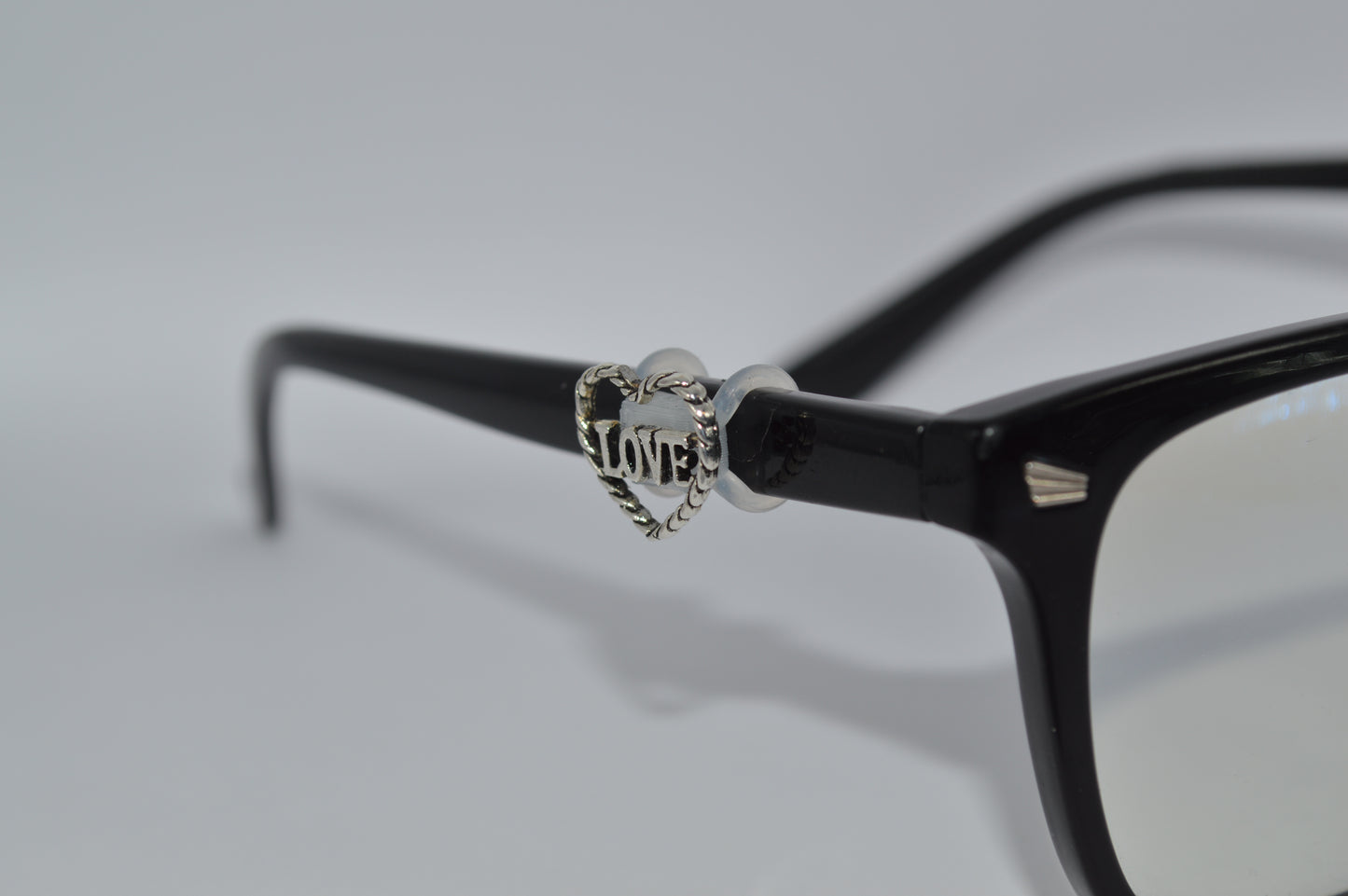 Love w/ Hear Eyedecot Charm