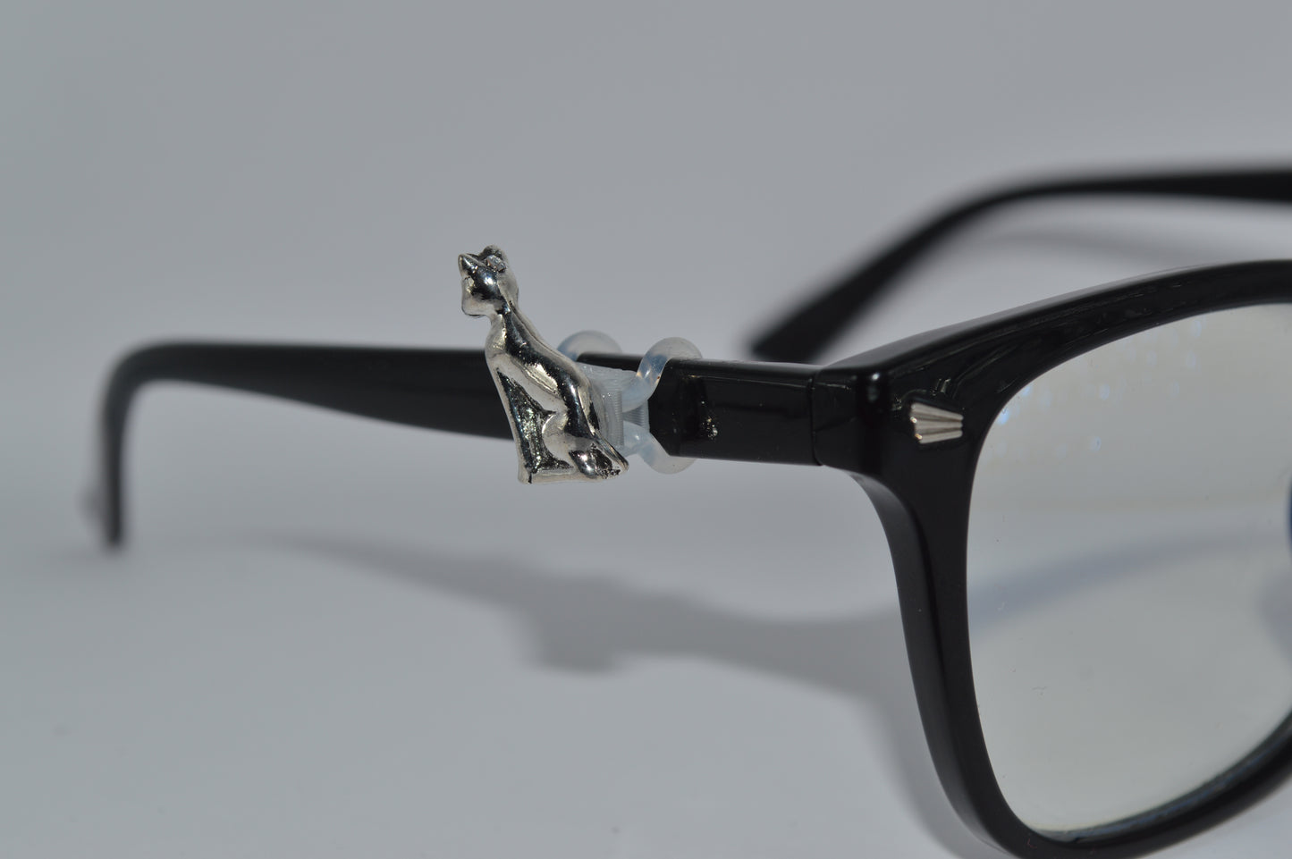 Sitting Cat Eyedeco Charm A9