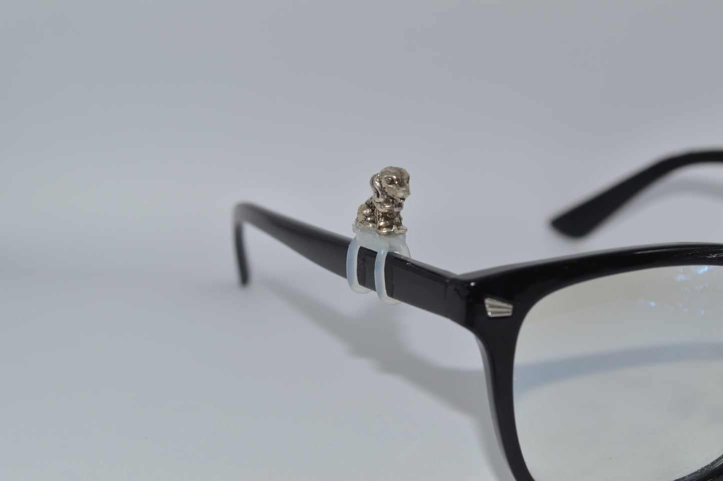 Silver Pup Sitting Eyedeco Charm A41