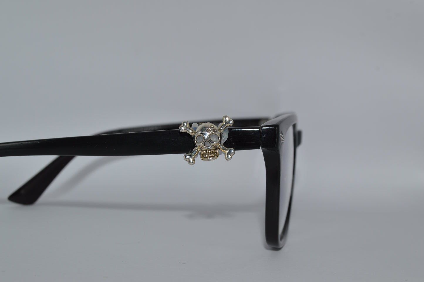 Skull & Cross Bones Eyedeco Charm