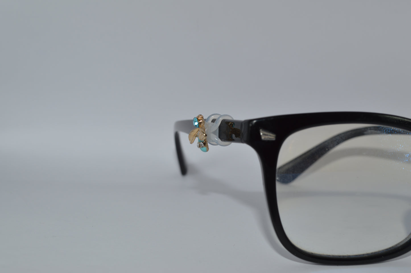 Teal Jeweled Bee Eyedeco Charm
