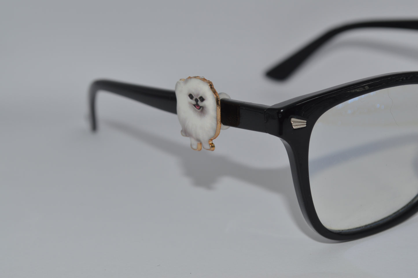 White Pomeranian Eyedeco Charm A52