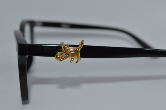 Cat w/ Ball Eyedeco Charm                                                    A10