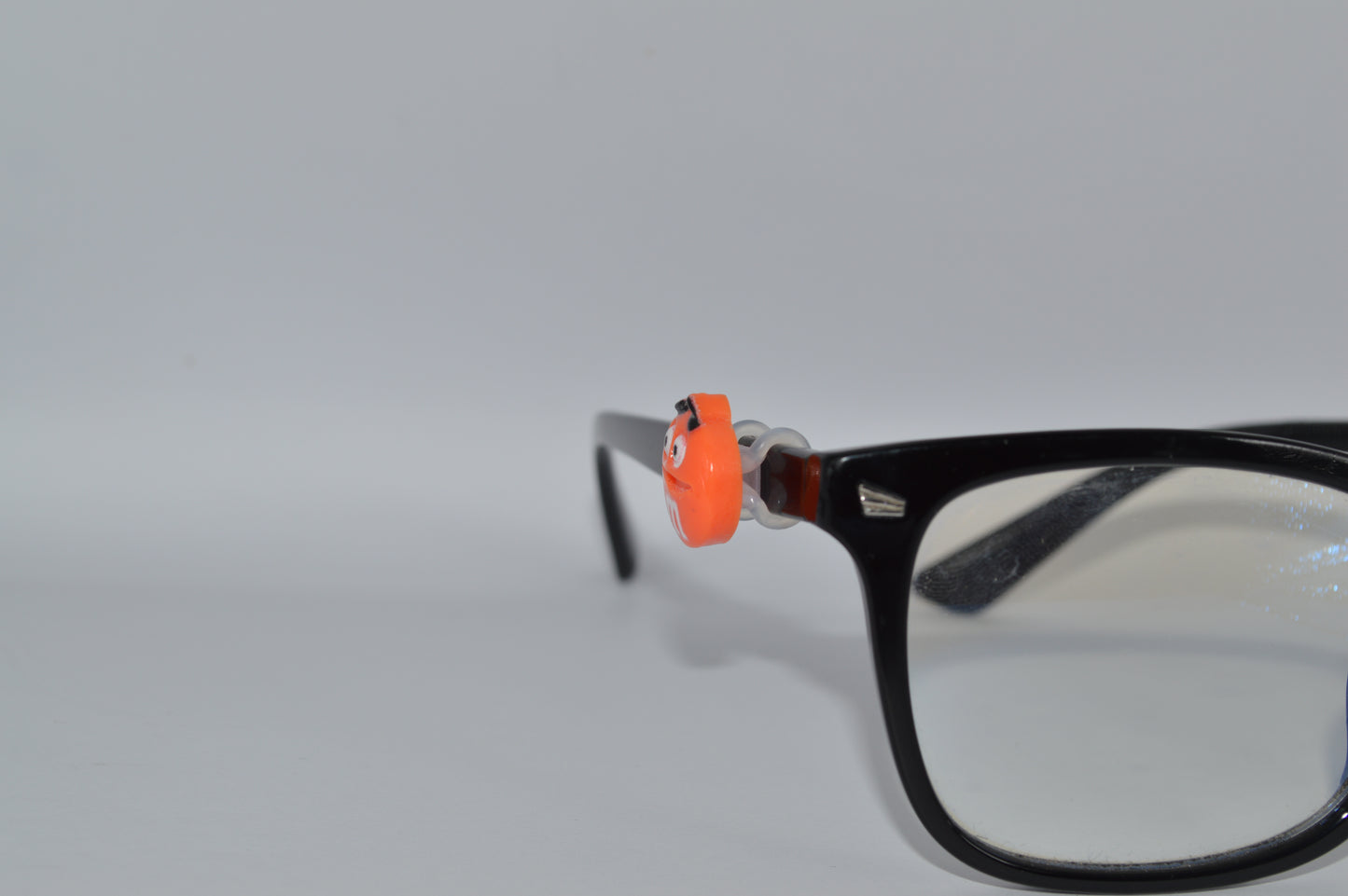 M&M Eyedeco Charm                                                   K30