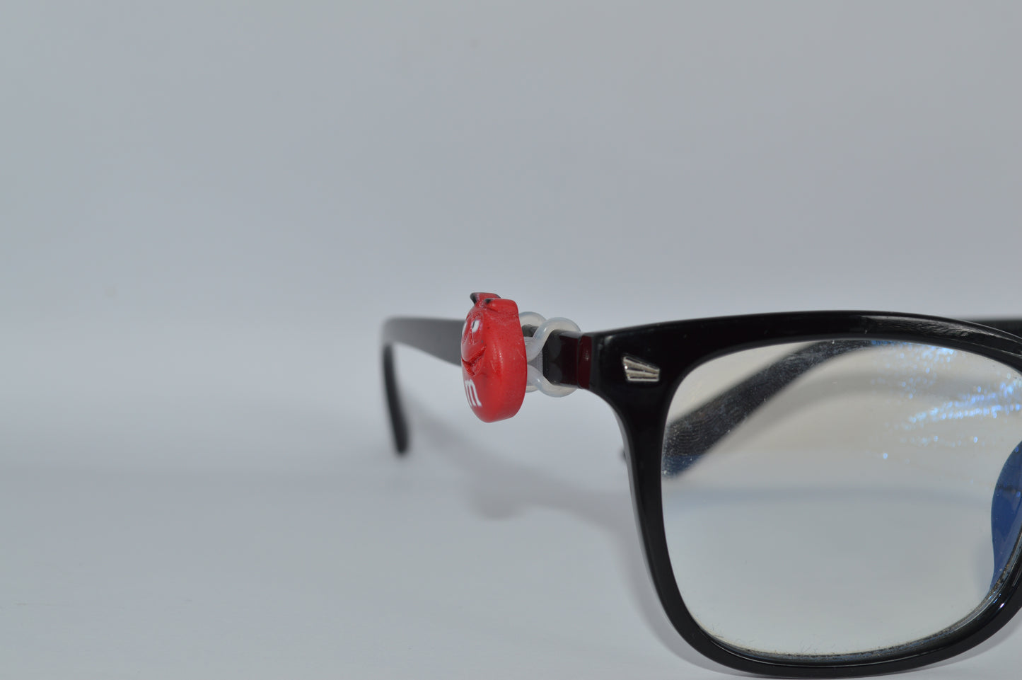 M&M Eyedeco Charm                                                   K30