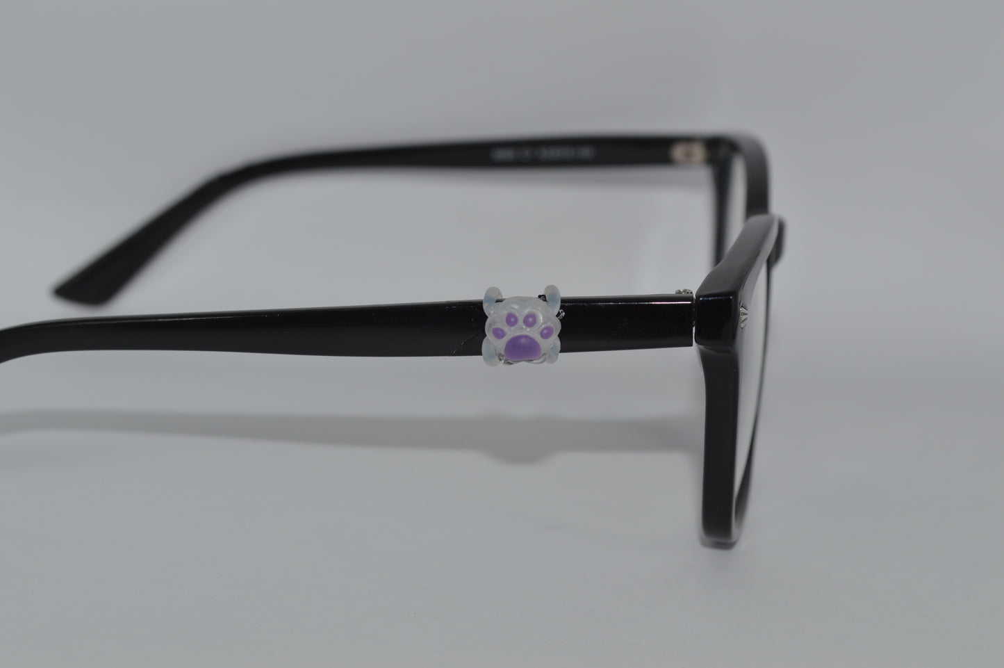 Puppy Paw Print Eyedeco Charm                                                            A34-35