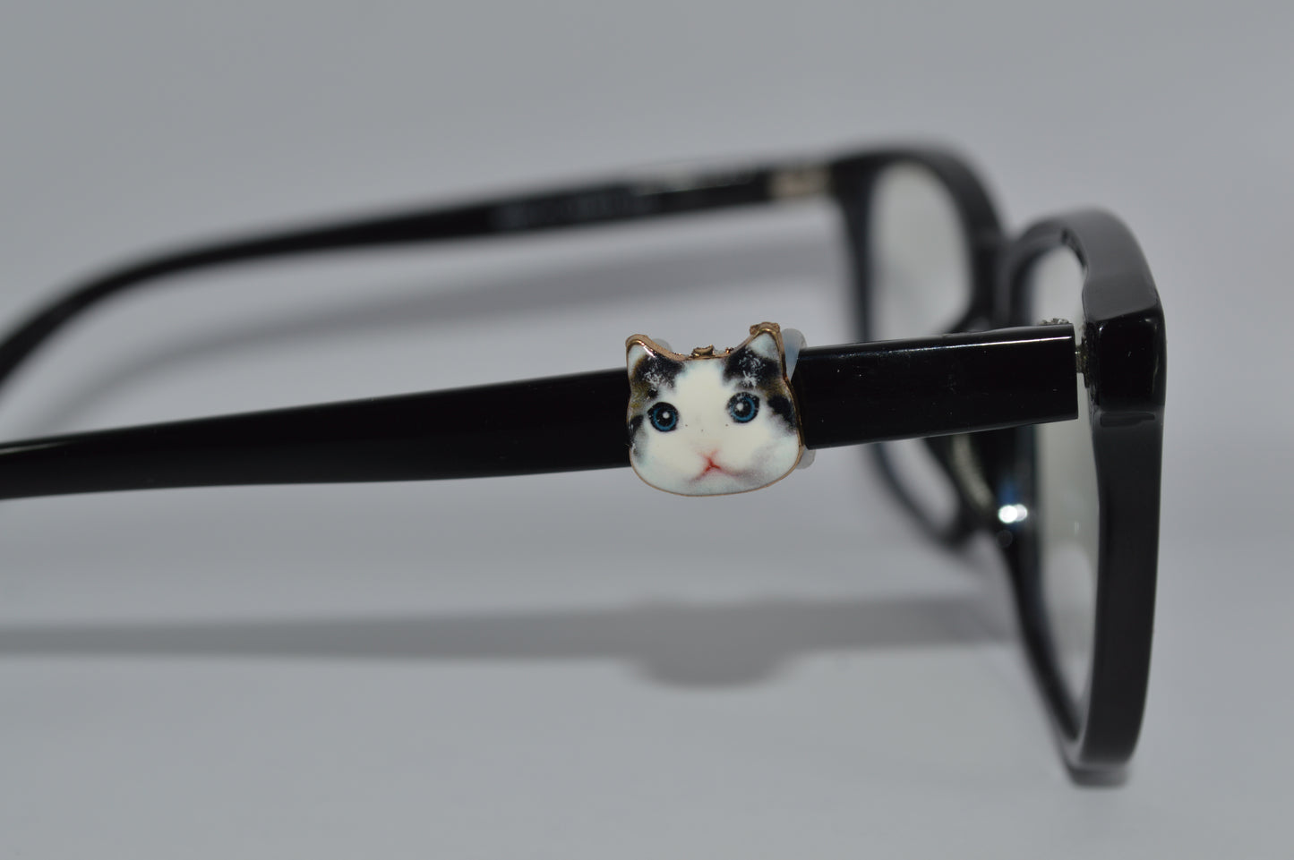 Kitty Cat Face Eyedeco  Charm                                             A1-A4