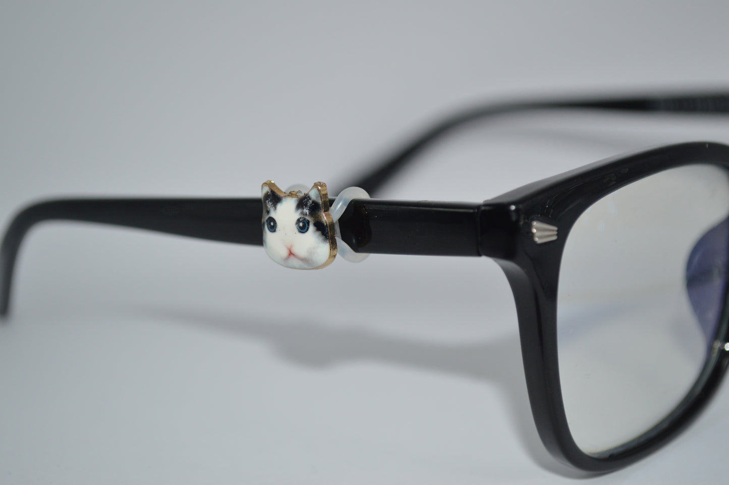 Kitty Cat Face Eyedeco  Charm                                             A1-A4