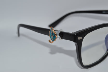 Single Leaf Eyedeco Charm