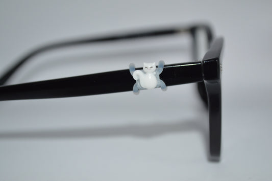 White Cat w/ Tail Eyedeco Charm                                             A15